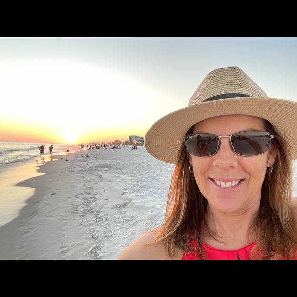 Meet your Posher, Sheila - Picture 3 of 6